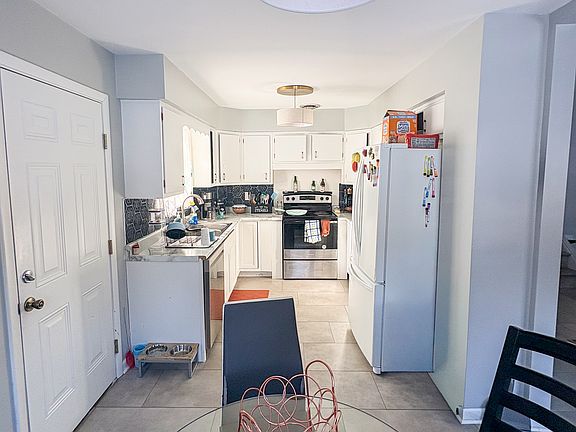4th image of 8539 Frazier Dr