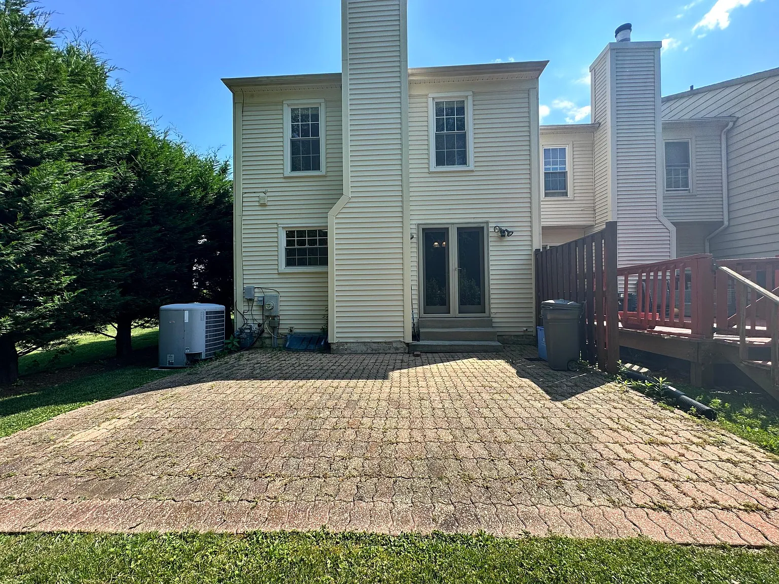 3 bed, 2054 sqft, $3,100 — Photo 3