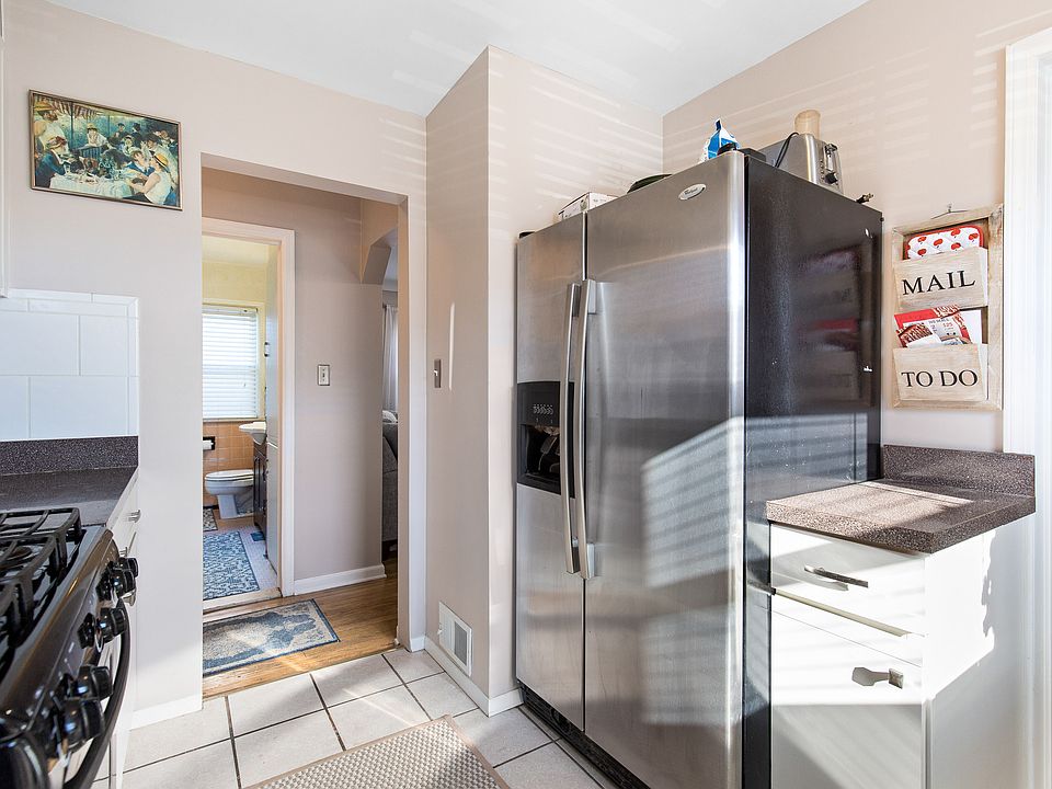 3303 Ellwood Ave, photo 9