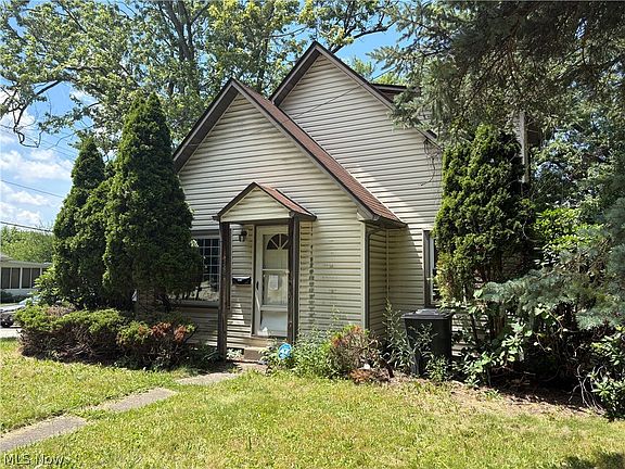3rd image of 438 Baldwin Rd