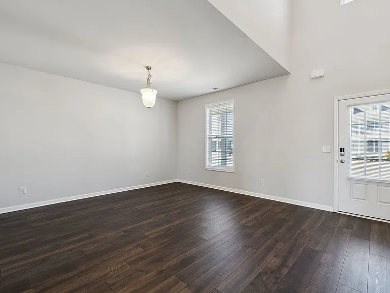 1222 Westlawn Blvd — Photo 10