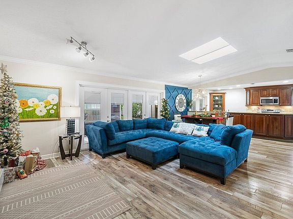 4th image of 2506 SW 23rd Cranbrook Drive