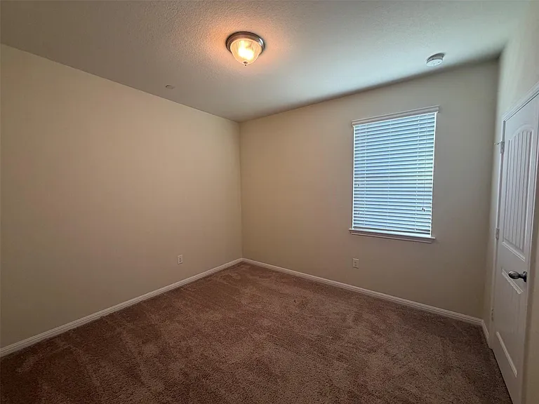 1001 Zodiac Ln #15 — Photo 15