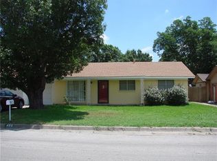 406 Rosedale Dr, Gainesville, TX 76240