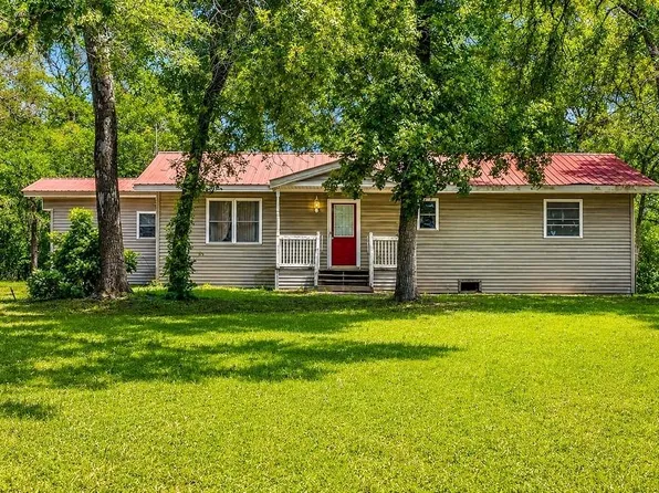 1393 County Road 2103, Weimar, TX 78962