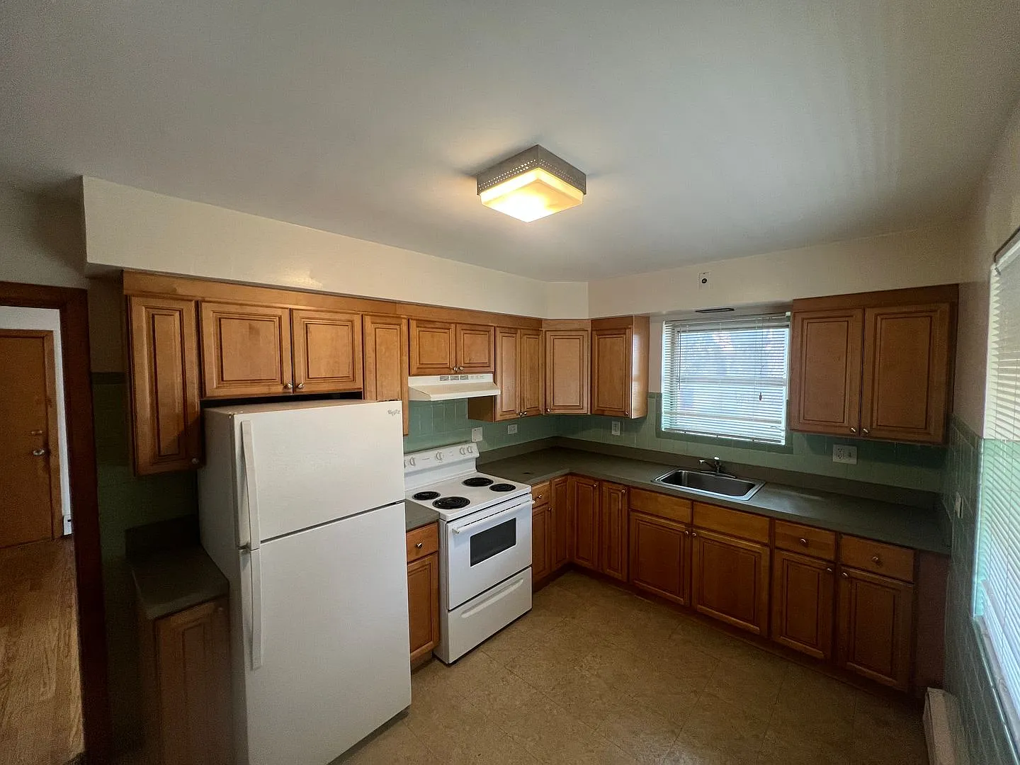 1 bed, 1.0 bath, $1,200 — Photo 2