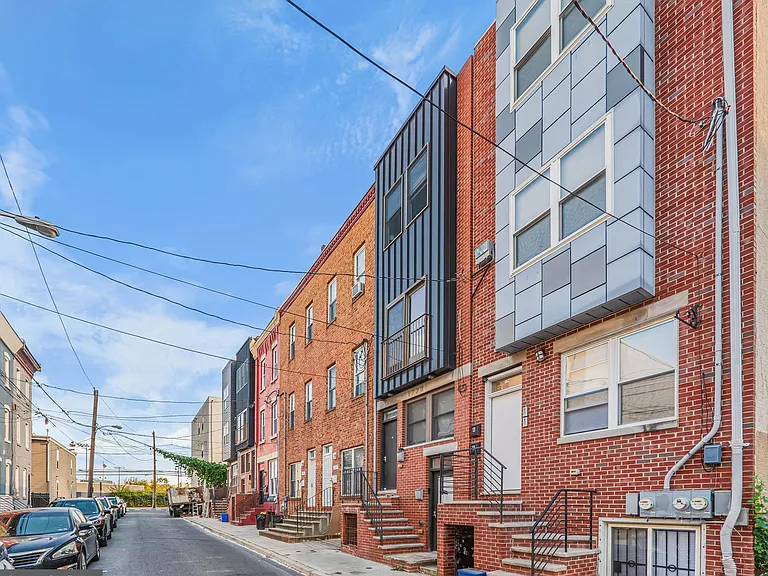1724 Monument St #B — Photo 1