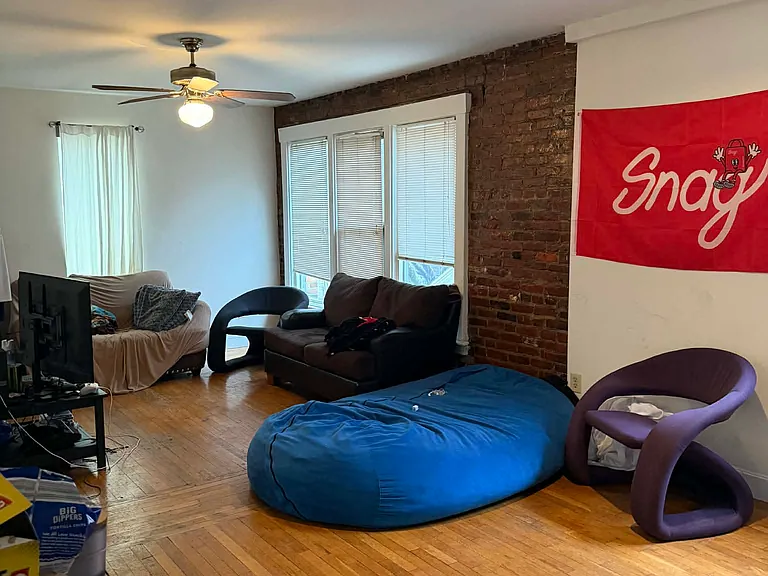 401 Ada St #1 — Photo 8