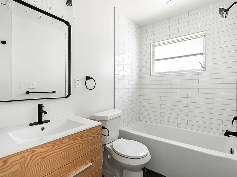 1028 Bass Blvd #E — Photo 13