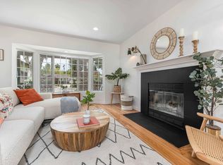21907 Providencia St, Woodland Hills, CA 91364