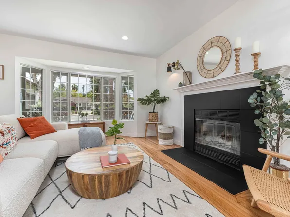 21907 Providencia St, Woodland Hills, CA 91364