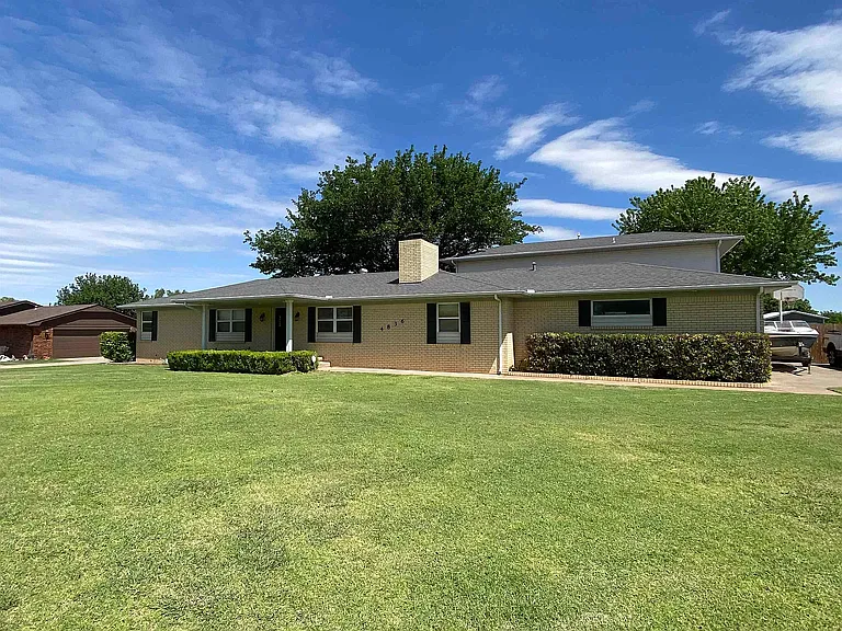 4836 Sunnyslope Dr — Photo 1