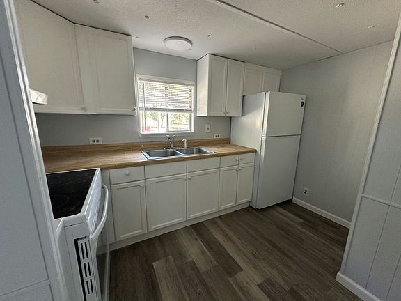 3rd image of 130 S Suncoast Blvd #A