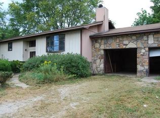 765 Saint Pauls Rd, Hendersonville, NC 28792