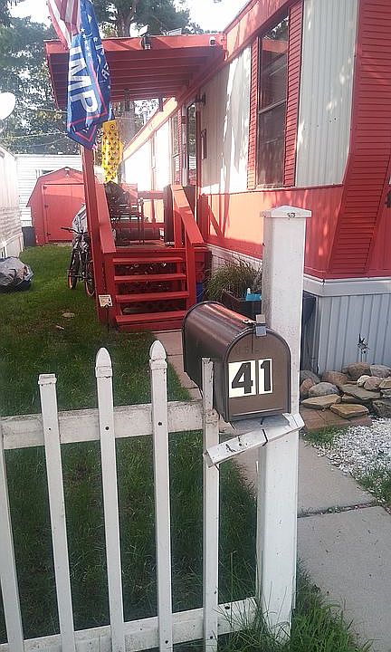 Front porch!! Great for bbqs
