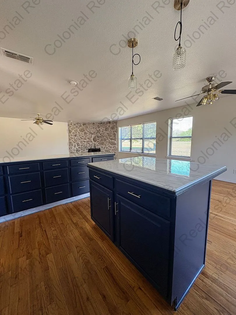 Spacious 3 bedroom, 3 bathroom home on the golf course. — Photo 4