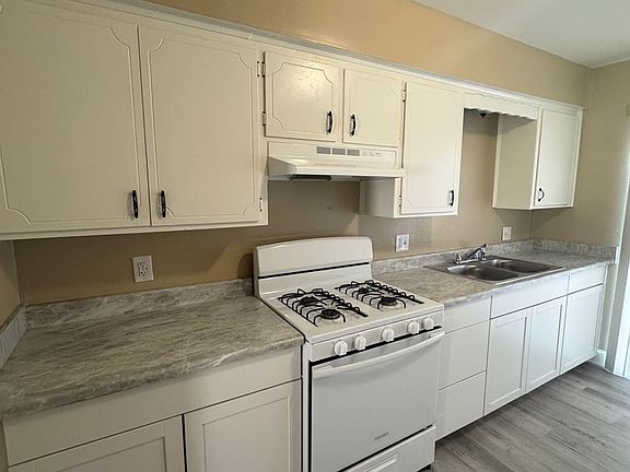5th image of 624 N Garden St #C