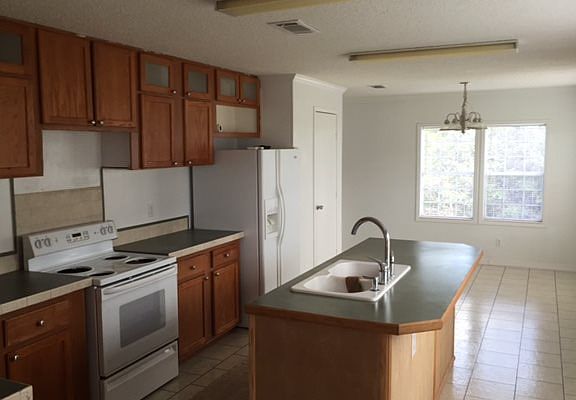 2nd image of 474 Donohue Dr
