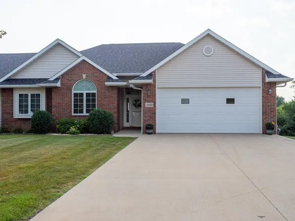 1943 Spyglass Dr, Dubuque, IA 52002