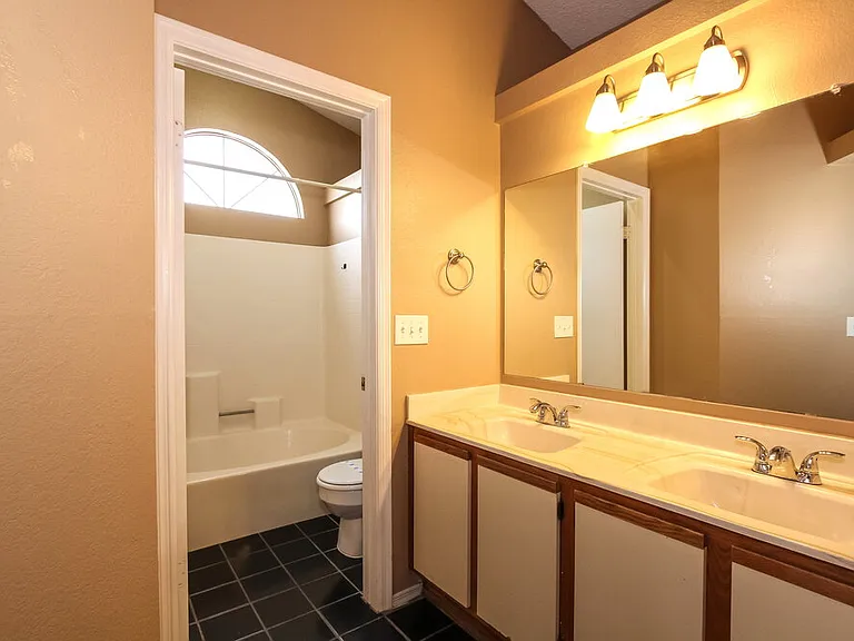 8003 W Larkspur Dr — Photo 13