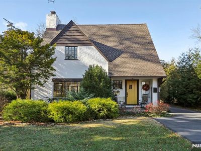 183 Sheridan Ave, Ho Ho Kus, NJ, 07423