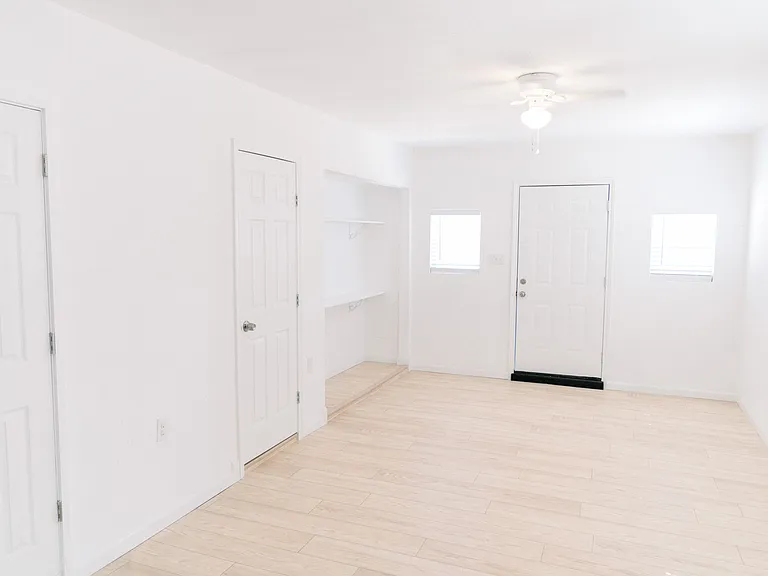 1385 Oblate Dr — Photo 22