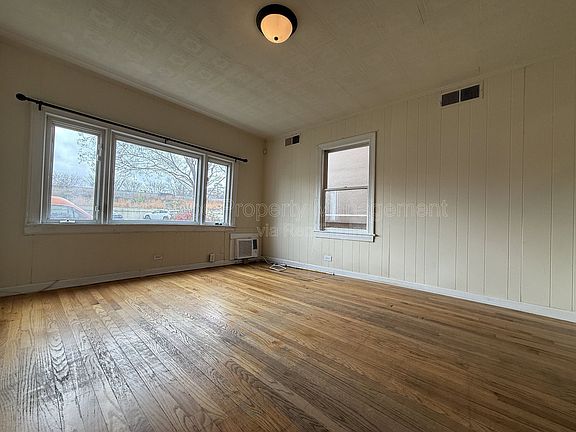 4th image of 107 Lafayette Blvd
