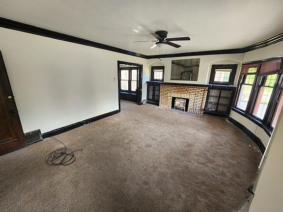 2nd image of 856 Linn Dr #2