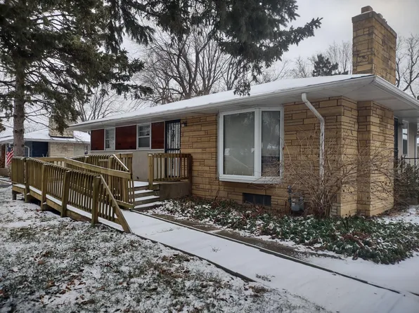 1846 Grant Rd, Arden Hills, MN 55112