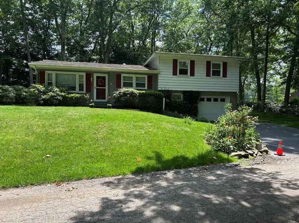 452 Wendy Way, Franklin, PA 16323