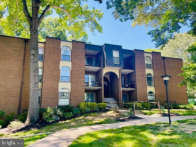 2nd image of 3364 Woodburn Rd APT 22