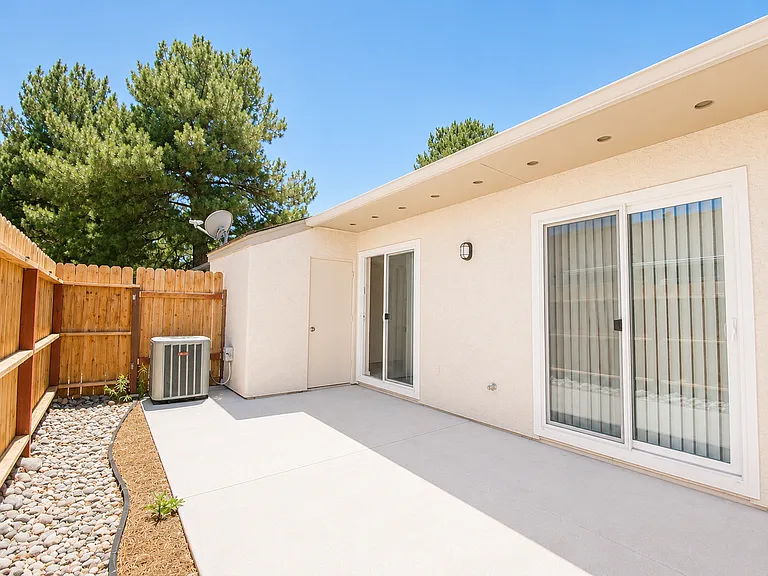 Quail Manor Townhomes — Photo 21