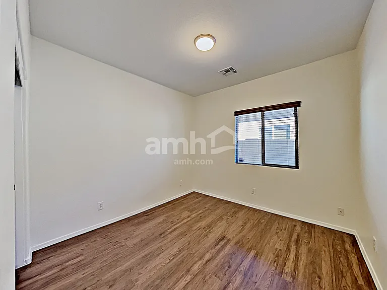 19427 W Woodlands Ave — Photo 16