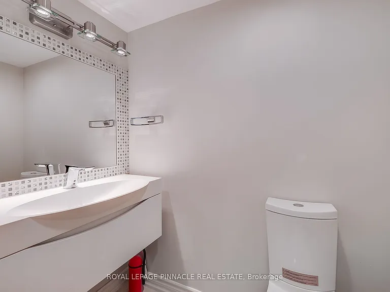 98 Ner Israel Dr #BASEMENT — Photo 8