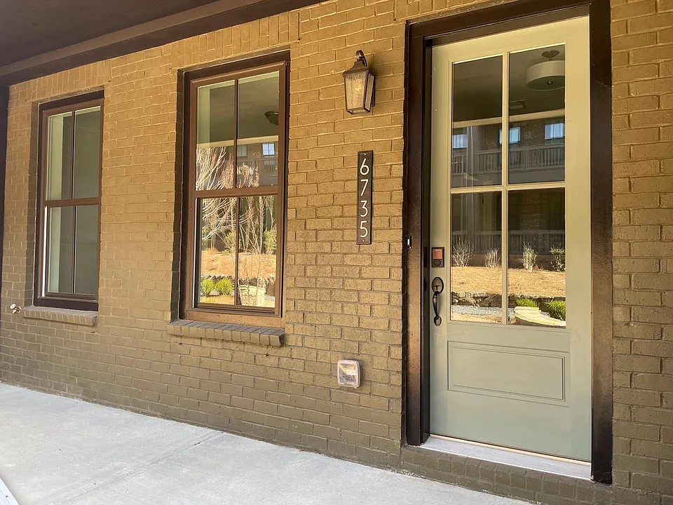 6735 Pippin Walk