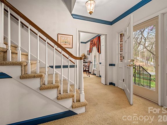 4th image of 277 Forest Hills Cir