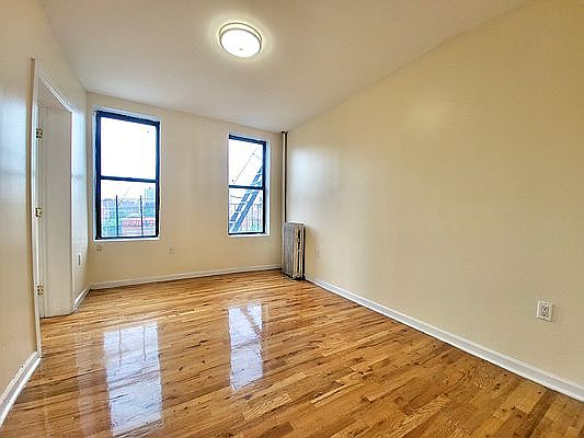 4th image of 200 W 145th St #90