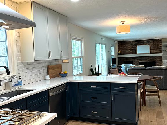 2nd image of 3313 Midland Dr SE
