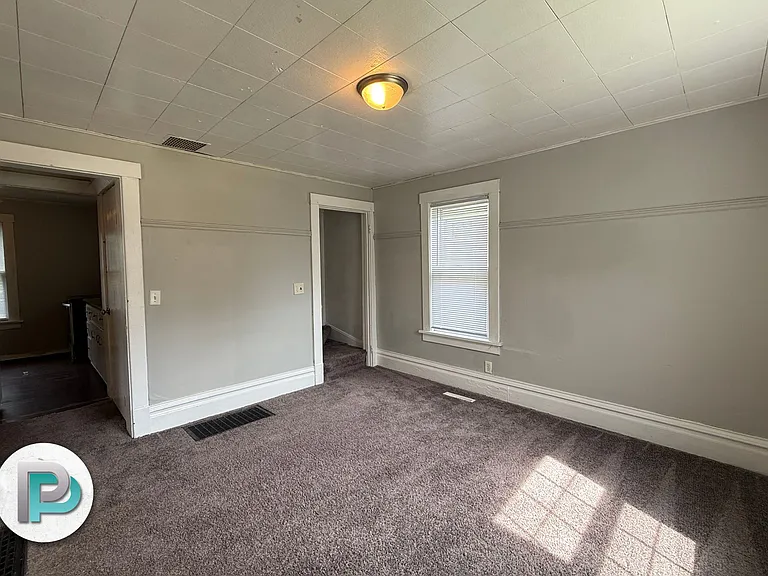 1448 N Monroe Ave — Photo 6