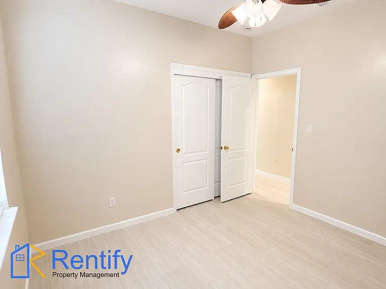 404 Windsor Park Dr — Photo 22