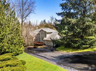 2461 Paradise Dr, Longview, WA