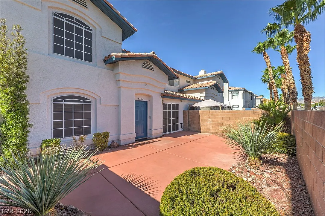 3 bed, 2.5 bath, 1408 sqft, $2,000 — Photo 2