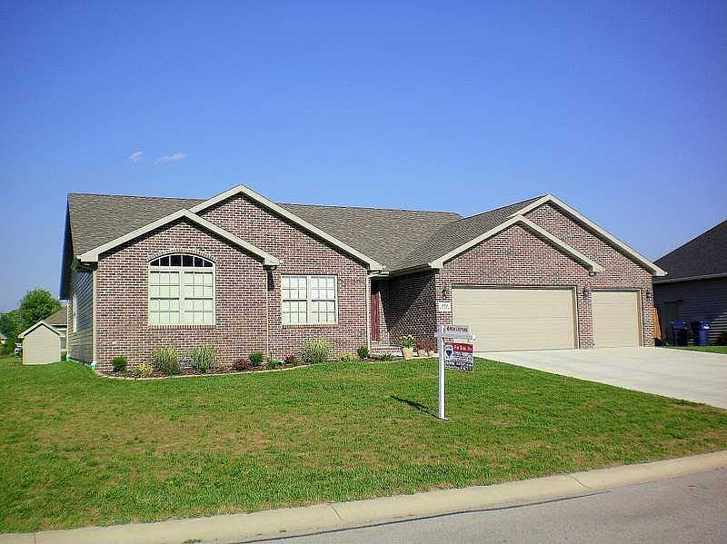 1st image of 104 S Wintergreen Dr