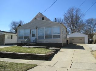 2960 Stockton St, Akron, OH 44314