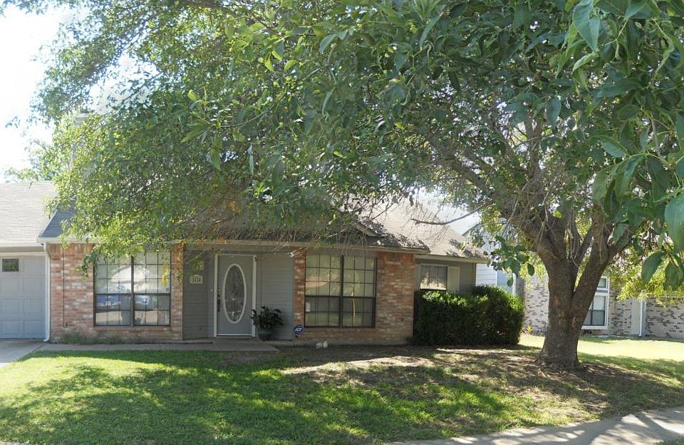 1st image of 1824 Meadowbrook Dr