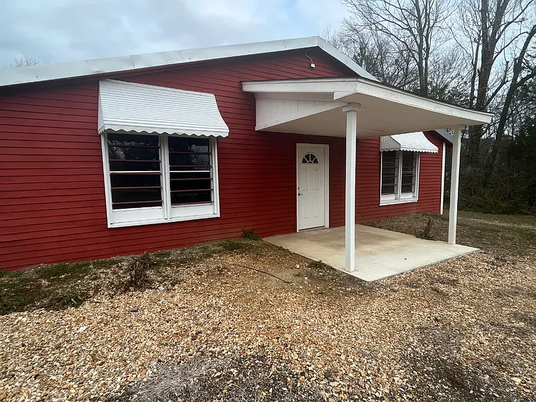 408 S Frontage Rd — Photo 2