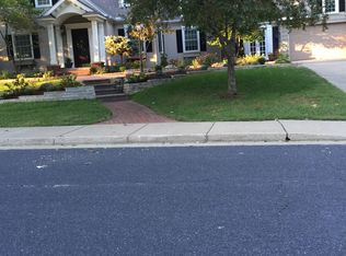 333 W Stonegate Rd, Peoria, IL 61614