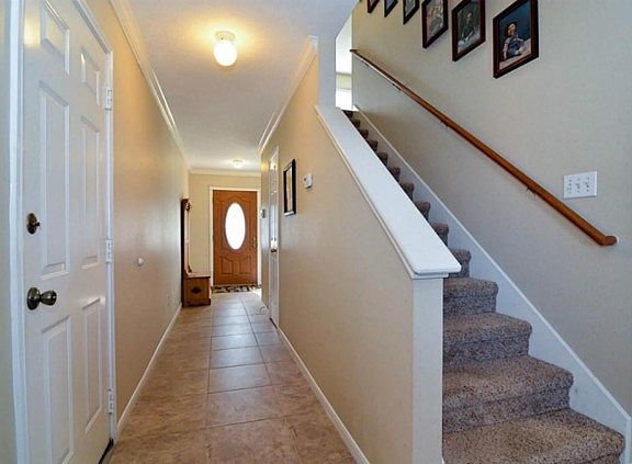 3rd image of 506 Oak Briar Dr