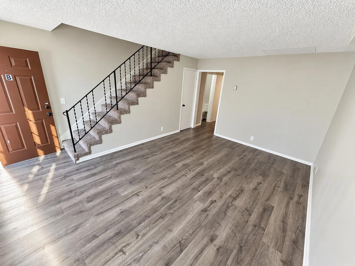 2 bed, 970 sqft, $1,450 — Photo 4