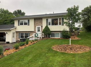 1224 Sherwood Ln, Jefferson, WI 53549